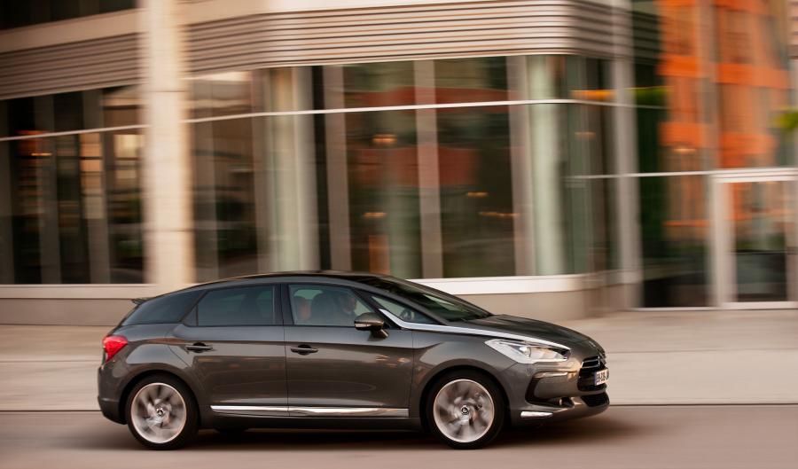  Citroen DS5 2012 года  (фото 36 из 182)
